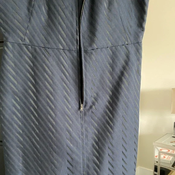 Dress - Picture 3 of 5